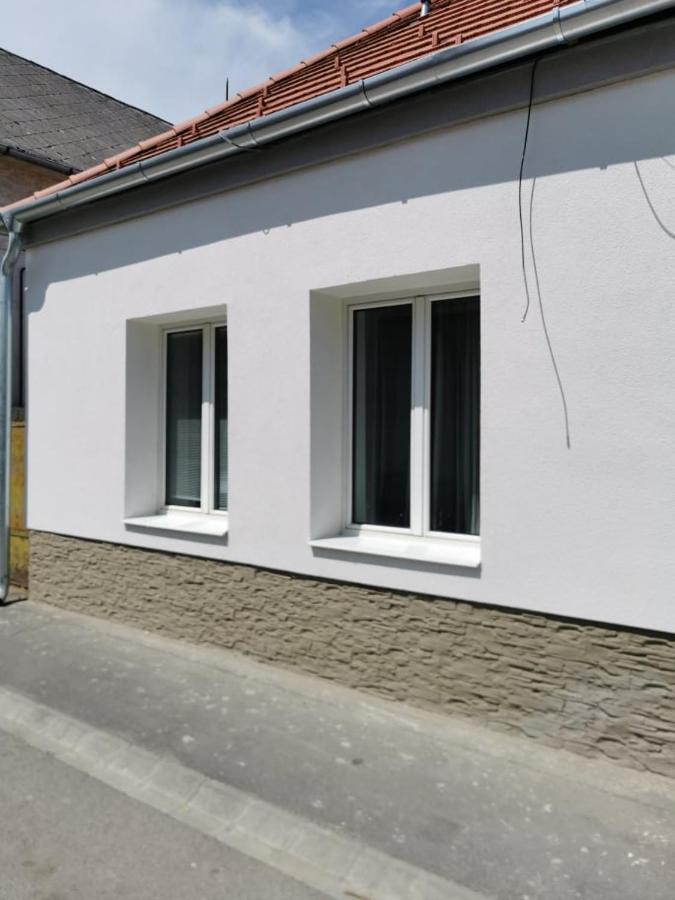 Tifani Apartman Кестели Екстериор снимка