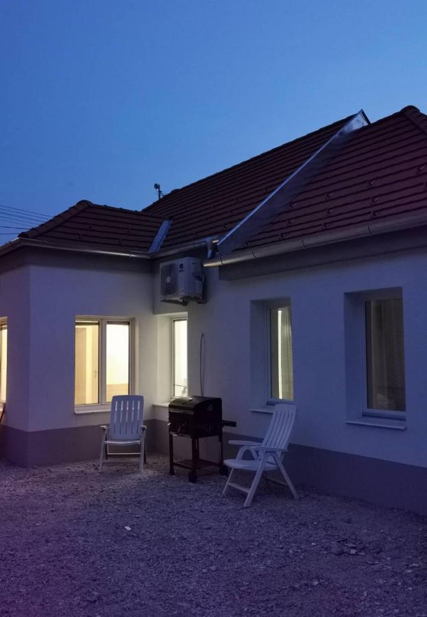Tifani Apartman Кестели Екстериор снимка